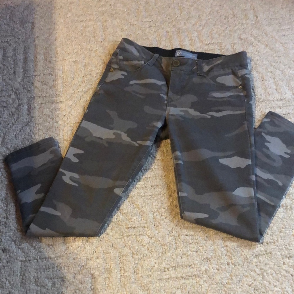 Wit and Wisdom camo jeans size 4